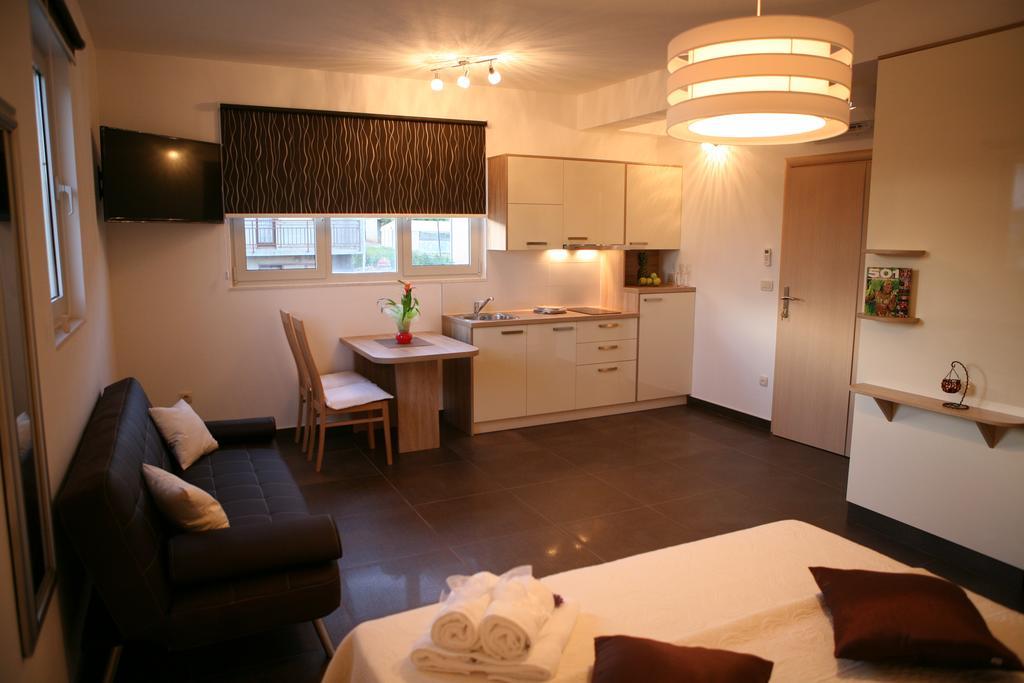 Apartments Sanja Трогир Экстерьер фото