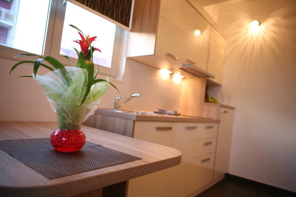 Apartments Sanja Трогир Экстерьер фото