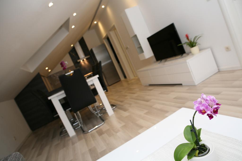 Apartments Sanja Трогир Экстерьер фото