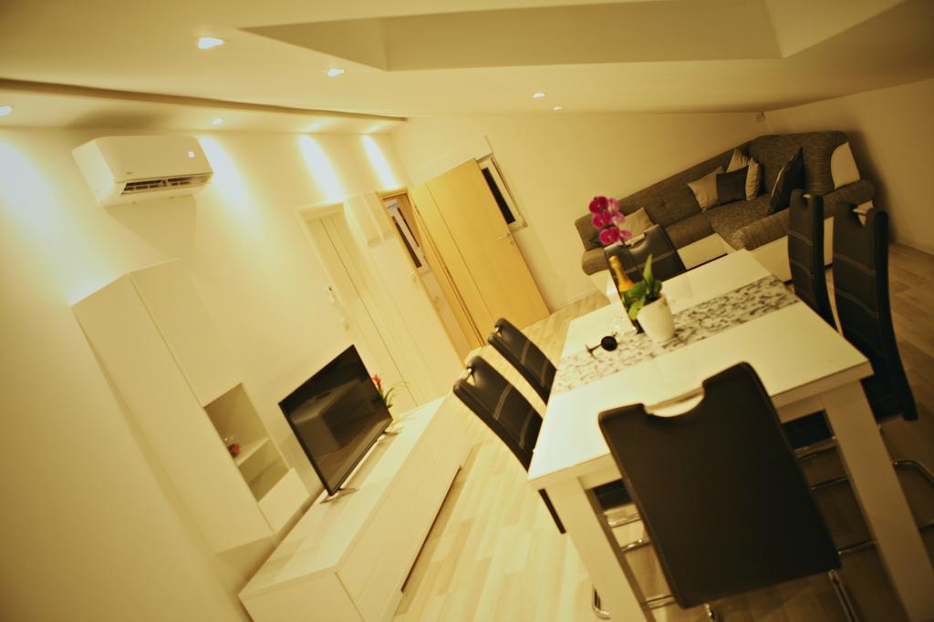 Apartments Sanja Трогир Экстерьер фото