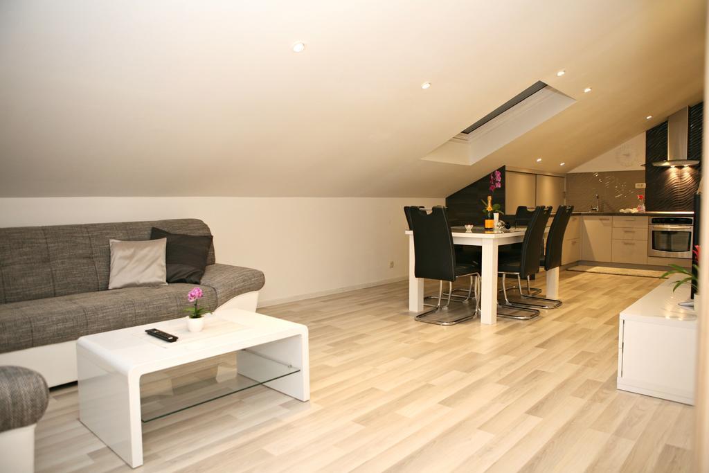 Apartments Sanja Трогир Экстерьер фото