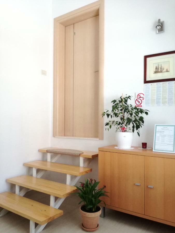 Apartments Sanja Трогир Экстерьер фото